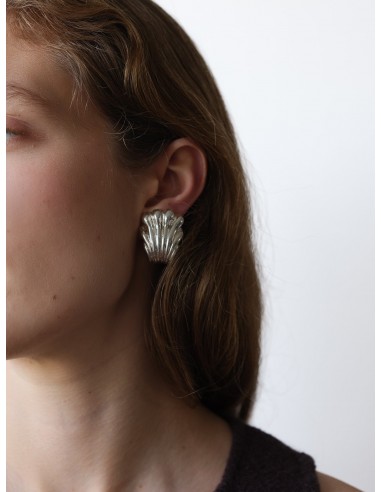 Metal clip earrings Faites des économies