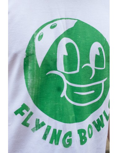 Flying Bowls Tee est présent 